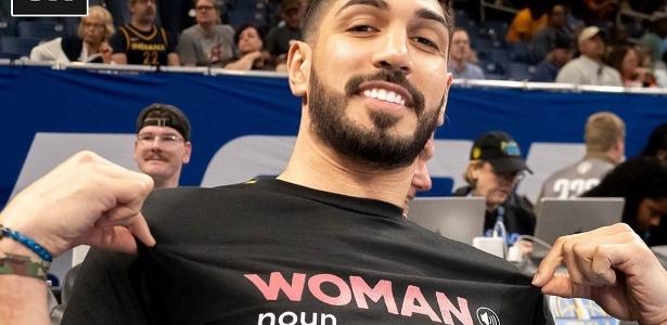 Enes Kanter Freedom é retirado de arena após confronto com jogadora da WNBA