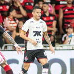 Erick brilha no Vitória e lidera estatísticas entre pontas do Brasileirão
