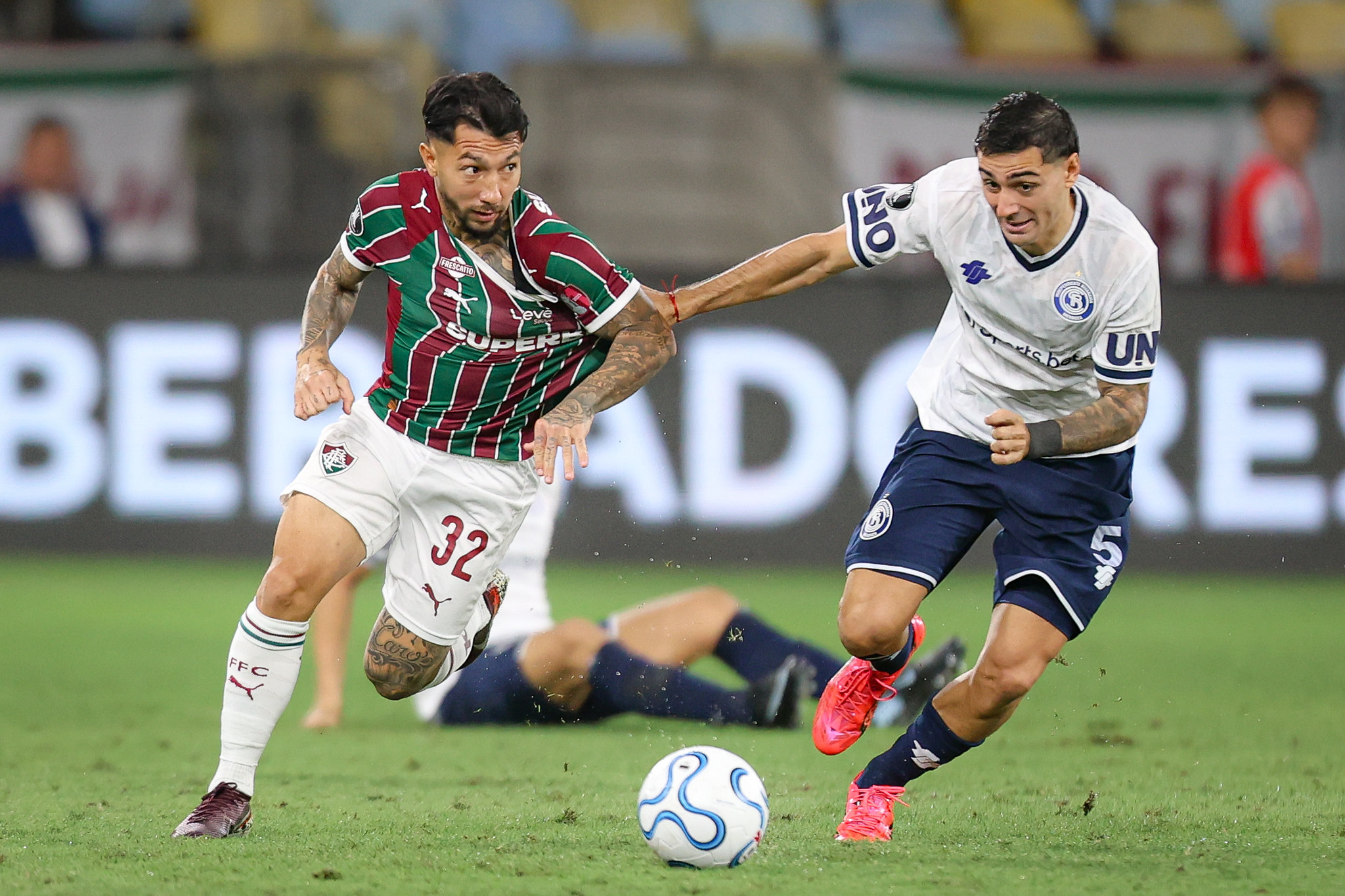 Erros de passe comprometem desempenho do Fluminense em sequência sem vitórias