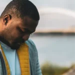 Estoicismo e ansiedade: como a interpretação mental molda o sofrimento emocional