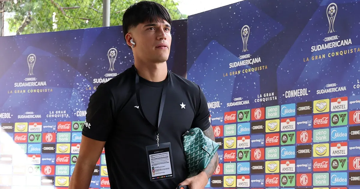 Estudiantes quita dívida com Fifa e busca reforço no Botafogo