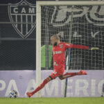 Everson brilha com defesa decisiva e assegura classificação do Atlético-mg
