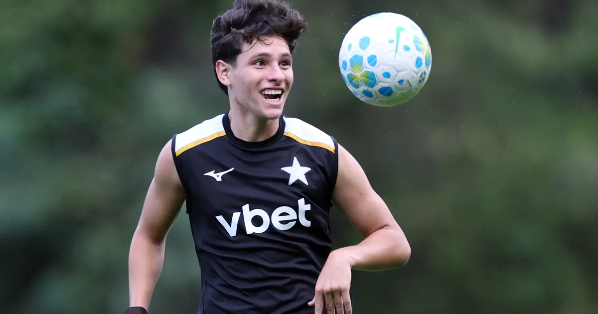 Evolução de Montoro no Botafogo recebe elogios e cobrança por gols de Franclim Carvalho