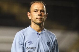 Ex-jogadora do Santos é condenada por difamar o ex-técnico Kleiton Lima