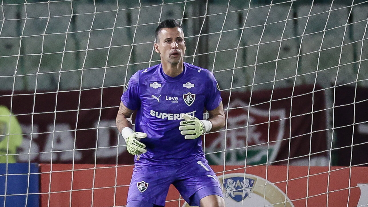 Fábio amplia recorde mundial de clean sheets na história do futebol