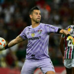Fábio brilha com duas defesas de pênalti e garante classificação do Fluminense