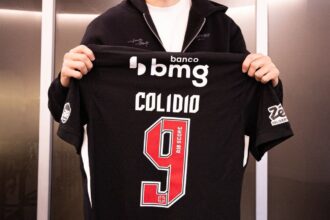 Facundo Colidio assume a camisa 9 do Vasco com missão de encerrar ciclo de frustrações