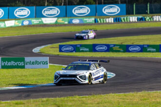 Felipe Fraga triunfa em Santa Cruz do Sul com Camilo e Di Mauro no pódio da Stock Car