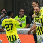 Fenerbahçe supera Lyon na França e garante vaga na Liga dos Campeões