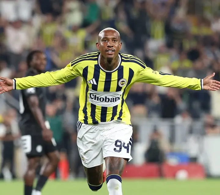 Fenerbahçe vence Sturm Graz e abre vantagem nas qualificatórias da Champions