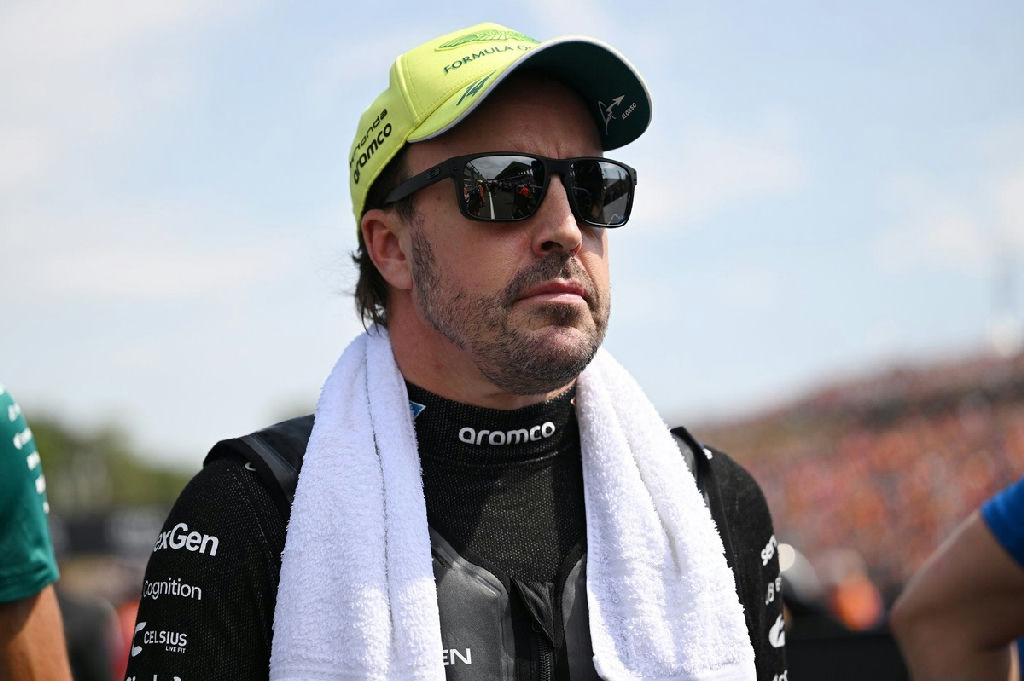 Fernando Alonso exige aumento salarial para renovar com a Aston Martin
