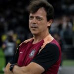 Fernando Diniz analisa derrota do Corinthians e projeta futuro de Memphis