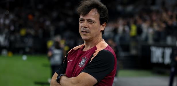 Fernando Diniz analisa derrota do Corinthians e projeta futuro de Memphis