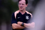 Fernando Diniz analisa expulsão de Raniele após classificação do Corinthians na Libertadores