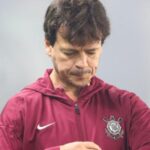 Fernando Diniz justifica desempenho do Corinthians após classificação na Libertadores
