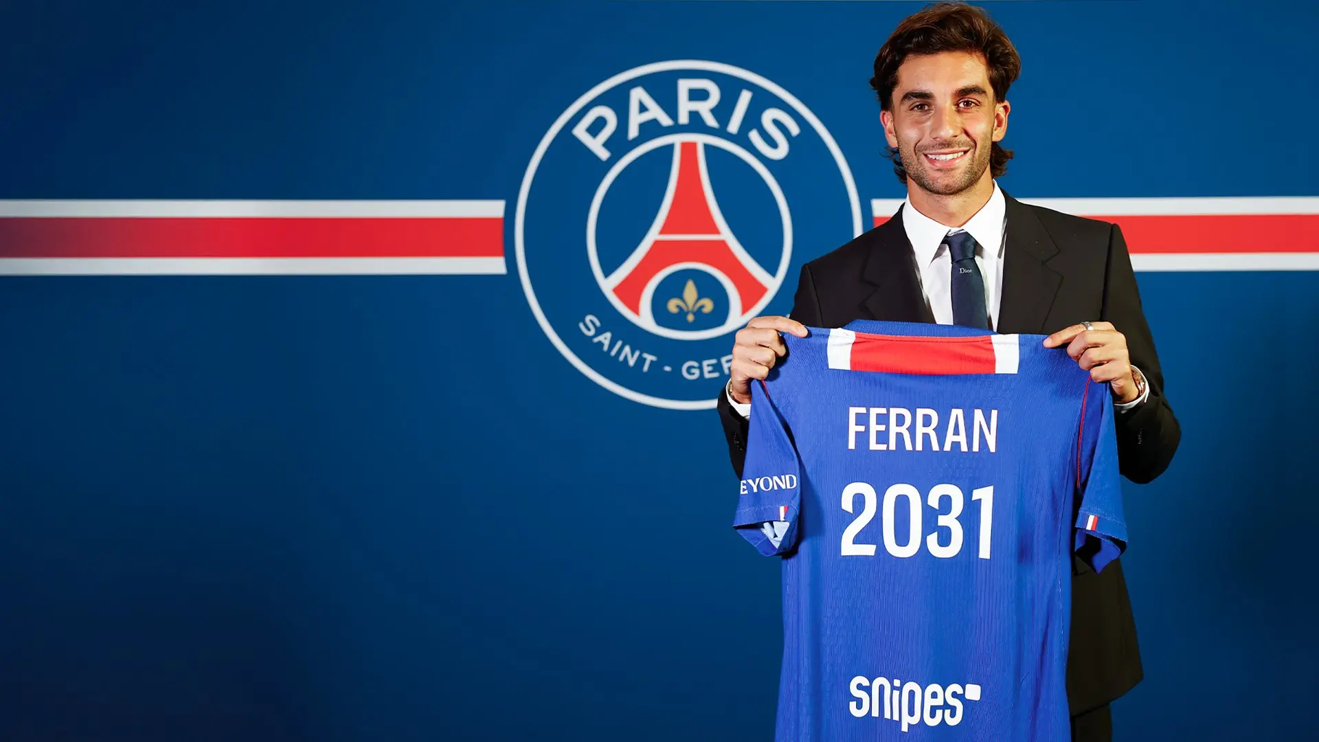 Ferran Torres é a nova contratação do Paris Saint-germain até 2031