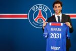 Ferran Torres é o novo reforço do PSG após conquista mundial com a Espanha