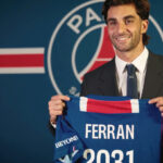 Ferran Torres inicia trajetória no Paris Saint-germain após saída do Barcelona