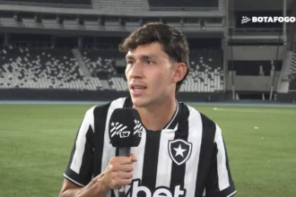 Ferraresi celebra contrato definitivo com o Botafogo até 2029