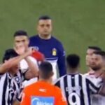 Ferraresi realiza gesto antirracista após derrota do Botafogo para o Athletico
