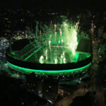 Festa da torcida do Coritiba ilumina o Couto Pereira em vitória sobre o Corinthians