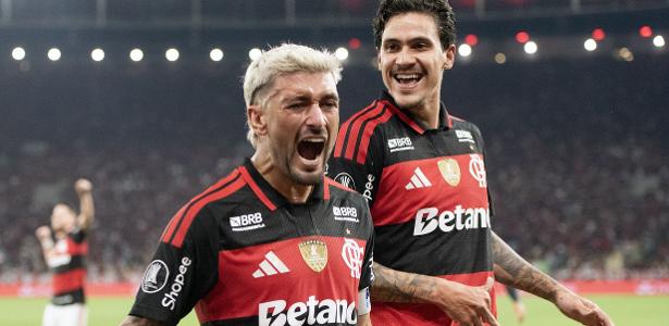 Flamengo domina Cruzeiro e avança na Libertadores com atuação de gala