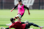 Flamengo intensifica preparação no campo para o clássico contra o Botafogo