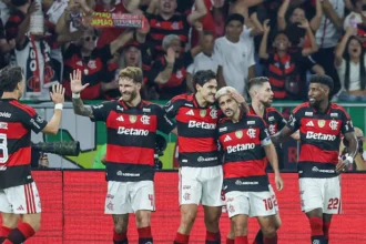 Flamengo supera Cruzeiro no Maracanã e avança às quartas da Libertadores