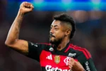 Flamengo vence Vitória e Bruno Henrique exige maior efetividade ofensiva