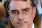 Flávio Bolsonaro critica postura de Lula diante de tarifas impostas pelos Estados Unidos
