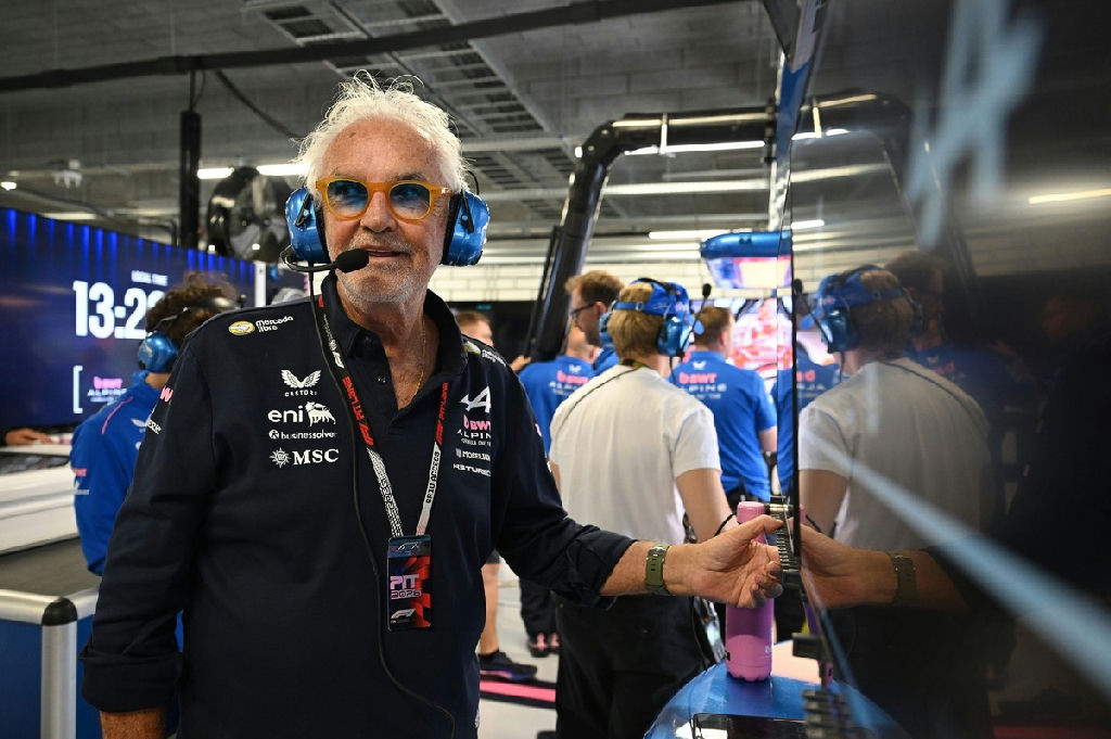 Flavio Briatore avalia desafios da Alpine e questiona falta de vitórias na Fórmula 1