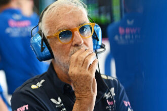 Flavio Briatore questiona eficácia de investimentos bilionários na Aston Martin