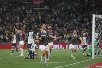 Fluminense reverte placar e garante vitória crucial no Campeonato Brasileiro