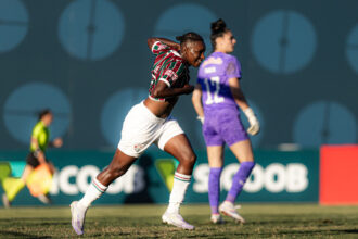 Fluminense supera desvantagem numérica e derrota Bragantino no Brasileirão Feminino