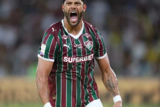 Fluminense vira sobre o Remo e consolida permanência no G-4 do Brasileirão