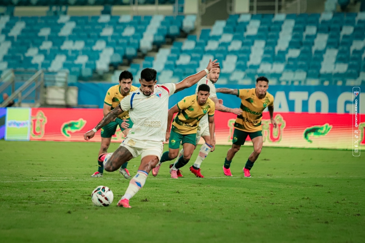 Fortaleza e Cuiabá medem forças em confronto decisivo pelo campeonato
