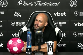 Franclim Carvalho assume responsabilidade após empate do Botafogo no clássico