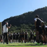 Franclim Carvalho conduz último treino no Botafogo antes de desligamento