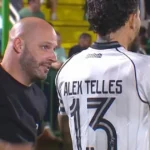 Franclim Carvalho destaca liderança de Alex Telles enquanto Botafogo avalia renovação