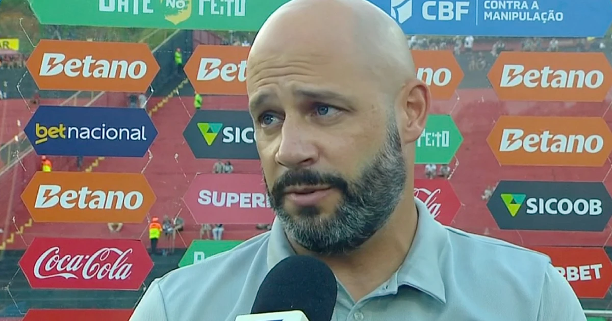 Franclim Carvalho questiona calendário apertado do Botafogo antes de duelo contra o Vitória