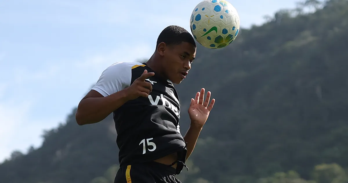 Franclim mantém mistério sobre substituto de Huguinho no clássico contra o Fluminense