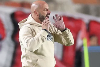 Futuro de Franclim Carvalho no Botafogo em xeque após decisões táticas