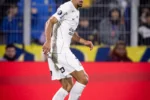 Gabriel Paulista acende alerta no Corinthians após lesão contra o Cruzeiro