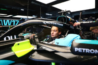 George Russell defende pilotagem e aponta falhas do carro da Mercedes em 2026