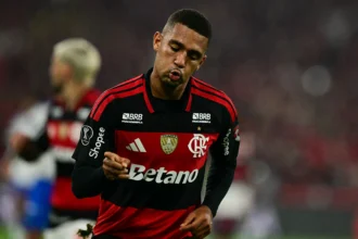 Gol de Samuel Lino sela classificação do Flamengo às quartas da Libertadores com superação