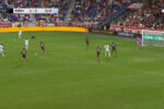Golaço de cobertura marca duelo entre New York Red Bulls e Chicago Fire