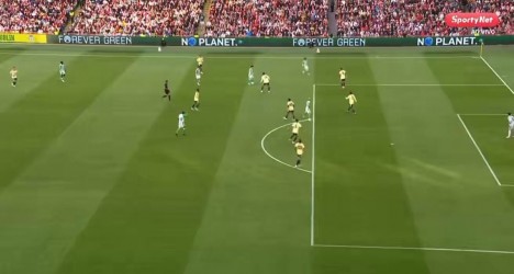 Golaço de Deossa pelo Betis em amistoso contra o Arsenal gera repercussão entre vascaínos