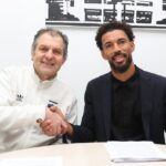 Goleiro Vozinha é confirmado no Colo-colo após campanha de sucesso na Copa do Mundo