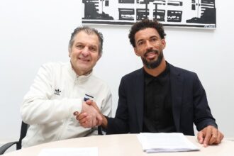 Goleiro Vozinha é confirmado no Colo-colo após campanha de sucesso na Copa do Mundo