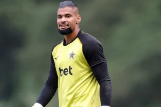 Goleiro Warleson retorna aos treinos no Botafogo após lesão no queixo